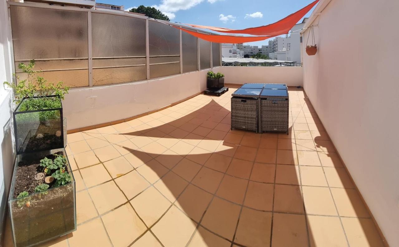 Apartamento T2 Com Terraco Grande Daire Quarteira Dış mekan fotoğraf