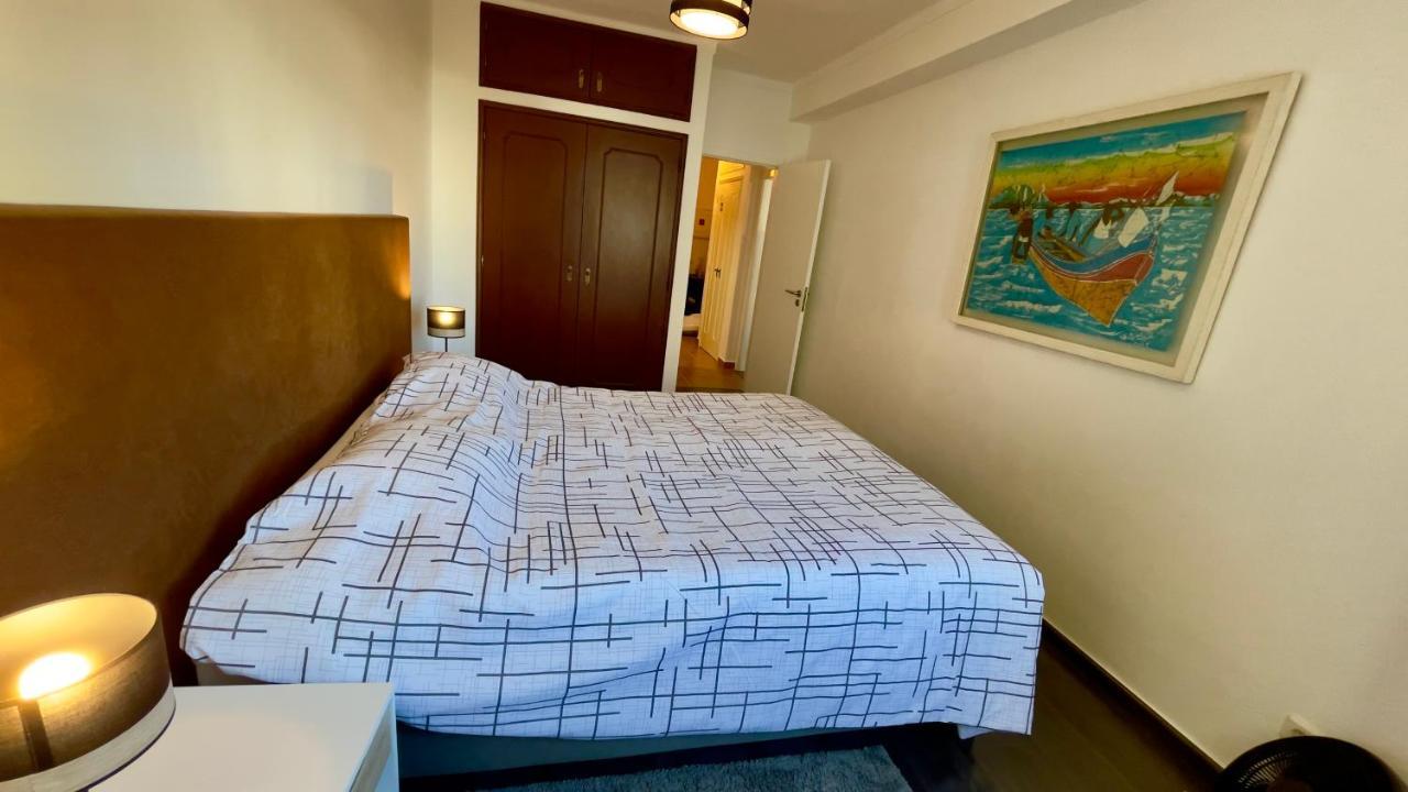 Apartamento T2 Com Terraco Grande Daire Quarteira Dış mekan fotoğraf