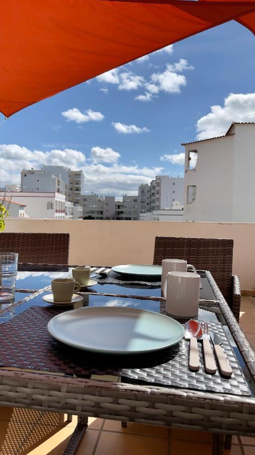 Apartamento T2 Com Terraco Grande Daire Quarteira Dış mekan fotoğraf