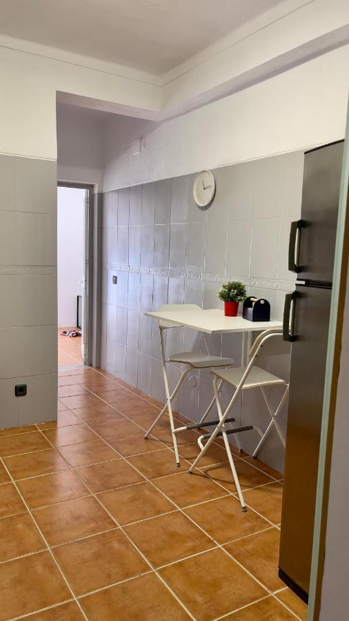 Apartamento T2 Com Terraco Grande Daire Quarteira Dış mekan fotoğraf
