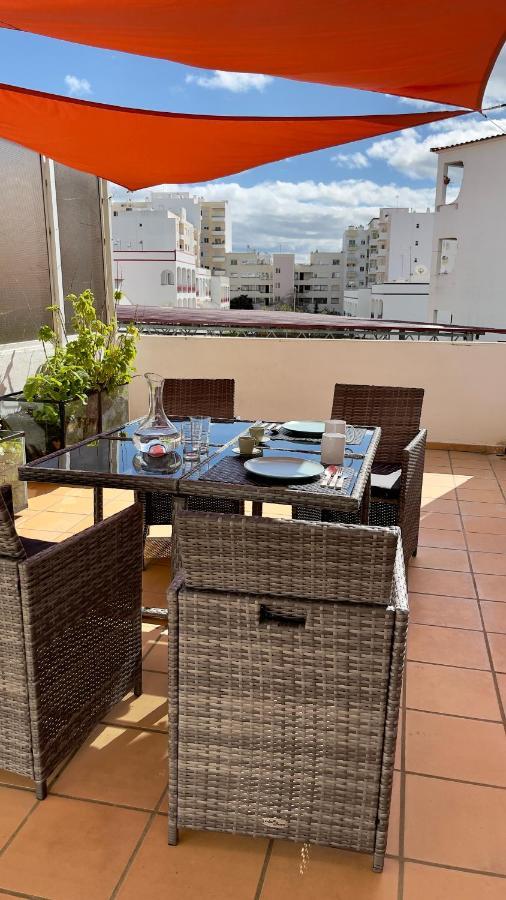 Apartamento T2 Com Terraco Grande Daire Quarteira Dış mekan fotoğraf